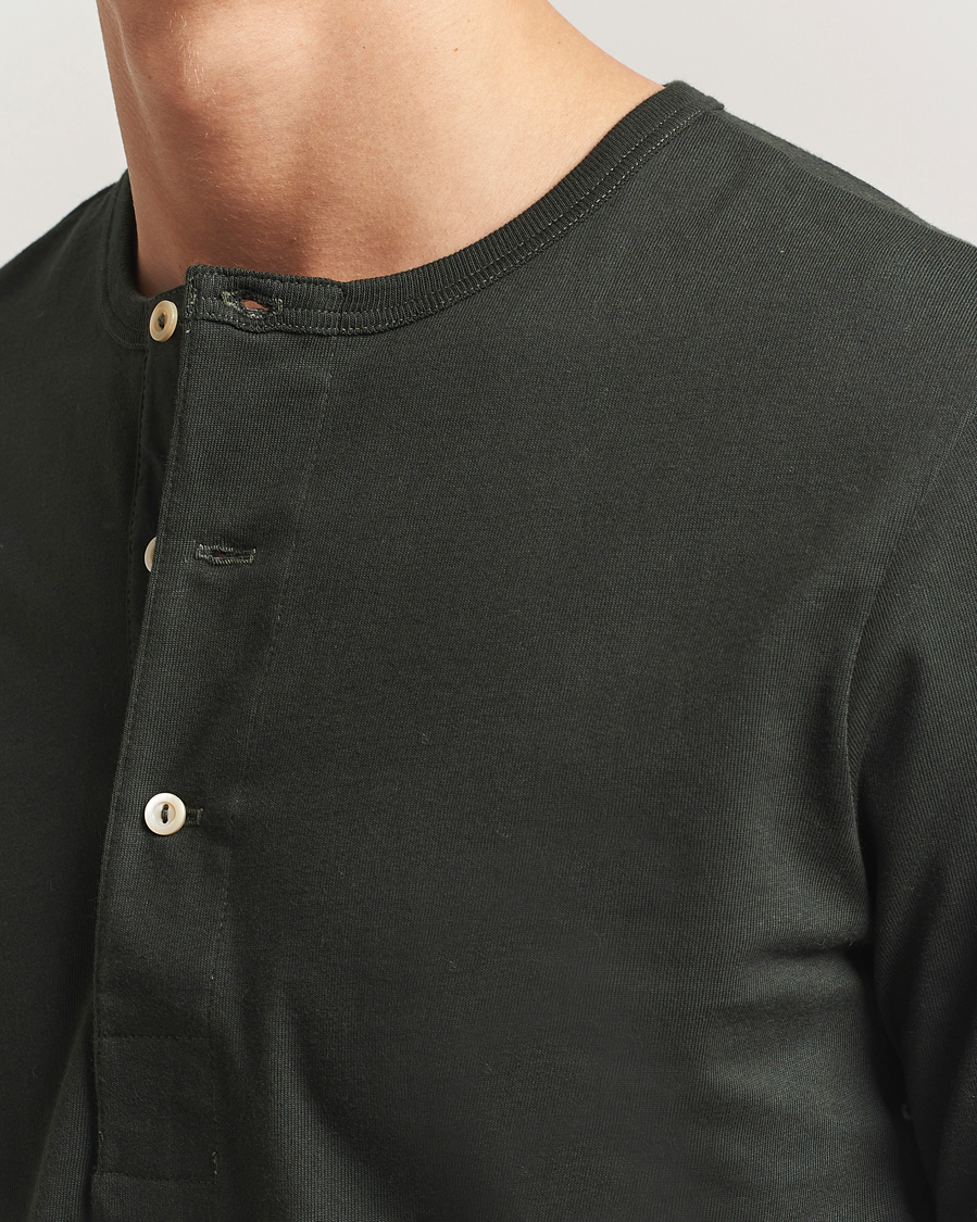 Mies | Puserot | Merz b. Schwanen | Classic Fit Sturdy Organic Cotton Henley Forest Green