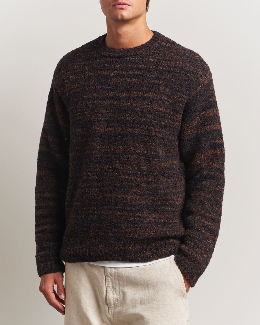 Mies | Puserot | Nudie Jeans | Gurra Bouclé Knitted Sweater Black/Brown