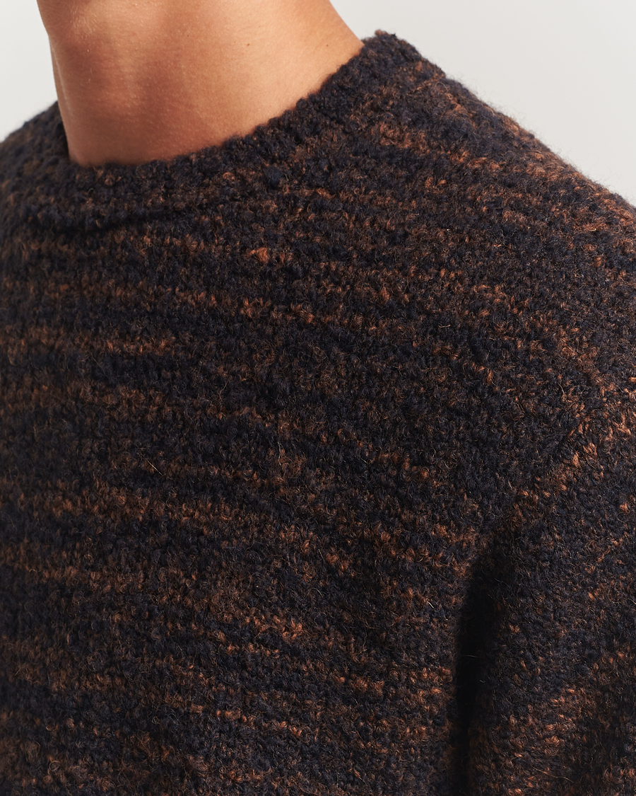 Mies | Puserot | Nudie Jeans | Gurra Bouclé Knitted Sweater Black/Brown