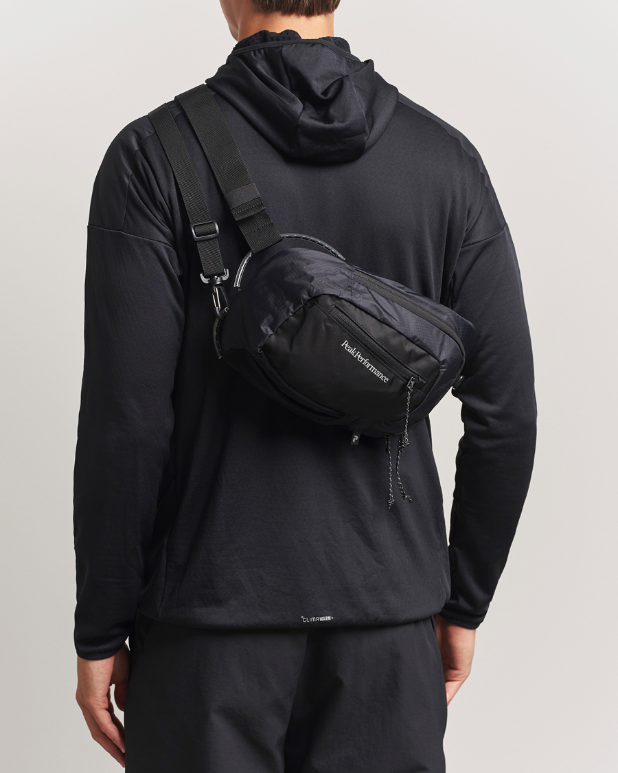 Mies | Laukut | Peak Performance | Peak PerformanceOutdoor Sling BagBlack
