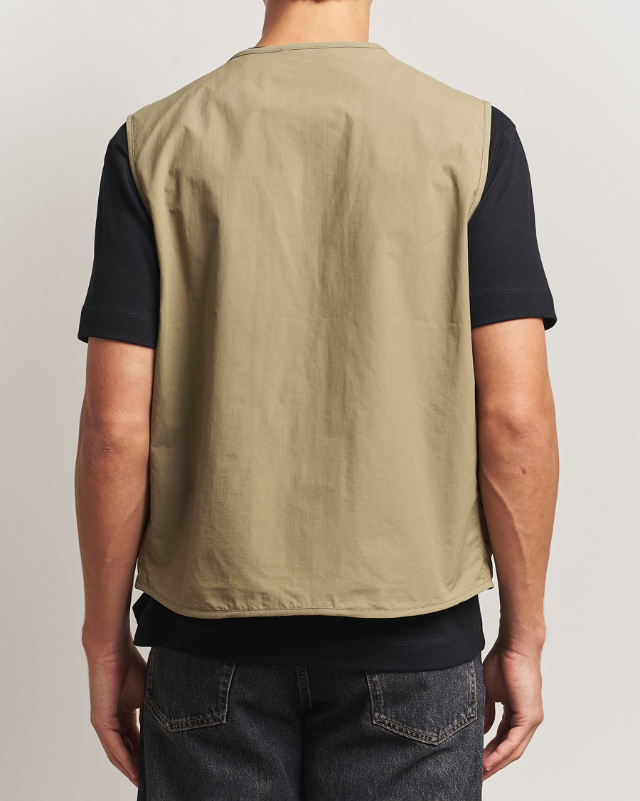 Mies | Ulkoliivit | Barbour Heritage | Utility Editor Casual Vest British Khaki