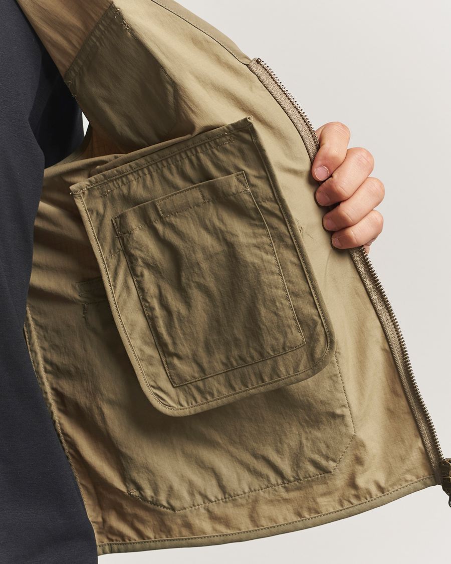 Mies | Ulkoliivit | Barbour Heritage | Utility Editor Casual Vest British Khaki