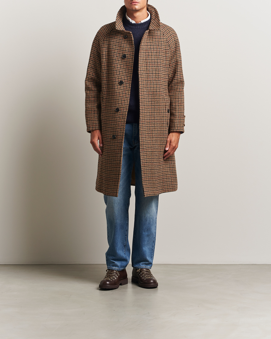Mies | Takit | Gloverall | Harris Tweed Mac Coat Brown