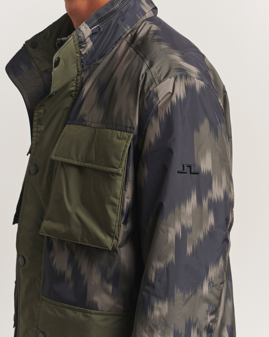 Mies | Takit | J.Lindeberg | Aiden 2L Padded Printed Field Jacket Wrap Forest