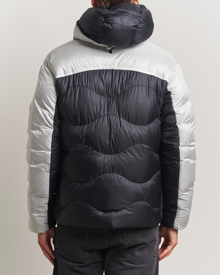 Mies | Takit | Peak Performance | Helium Diamond Fused Hooded Down Jacket Black/Antarctica