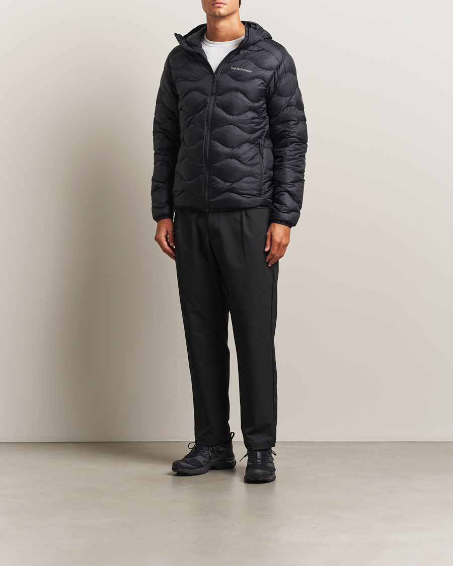 Mies | Takit | Peak Performance | Helium Down Hooded Jacket Black