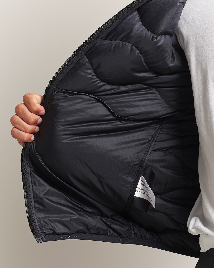 Mies | Takit | Peak Performance | Helium Down Hooded Jacket Black