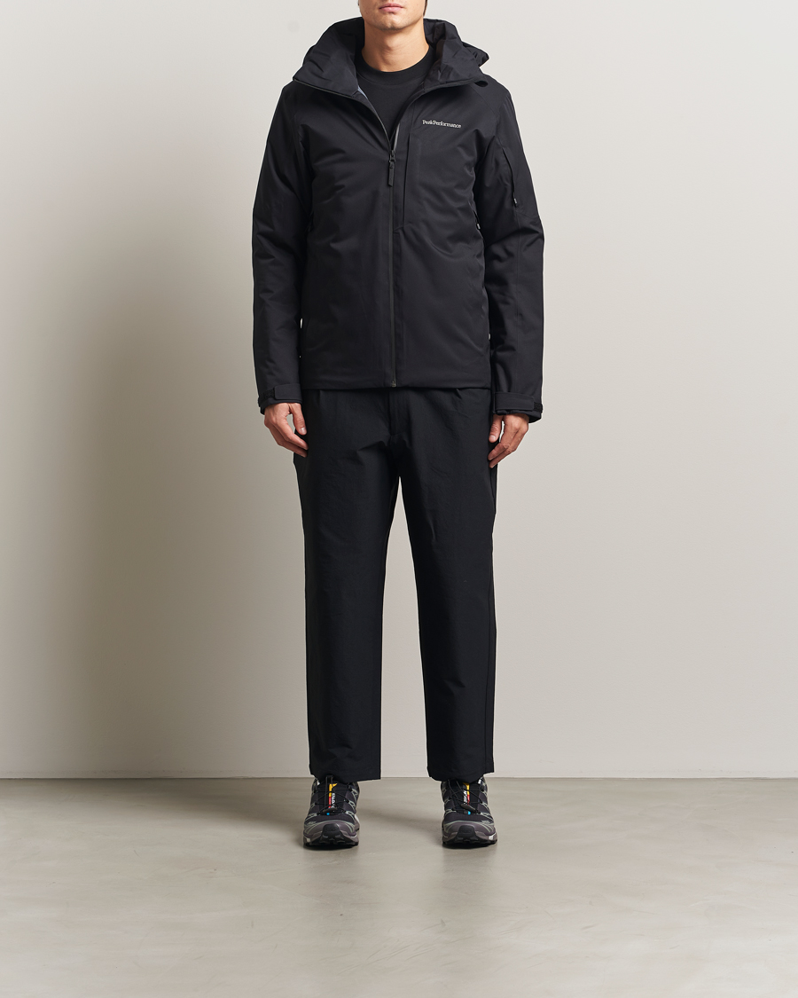 Mies | Takit | Peak Performance | Maroon Insulated Jacket Black