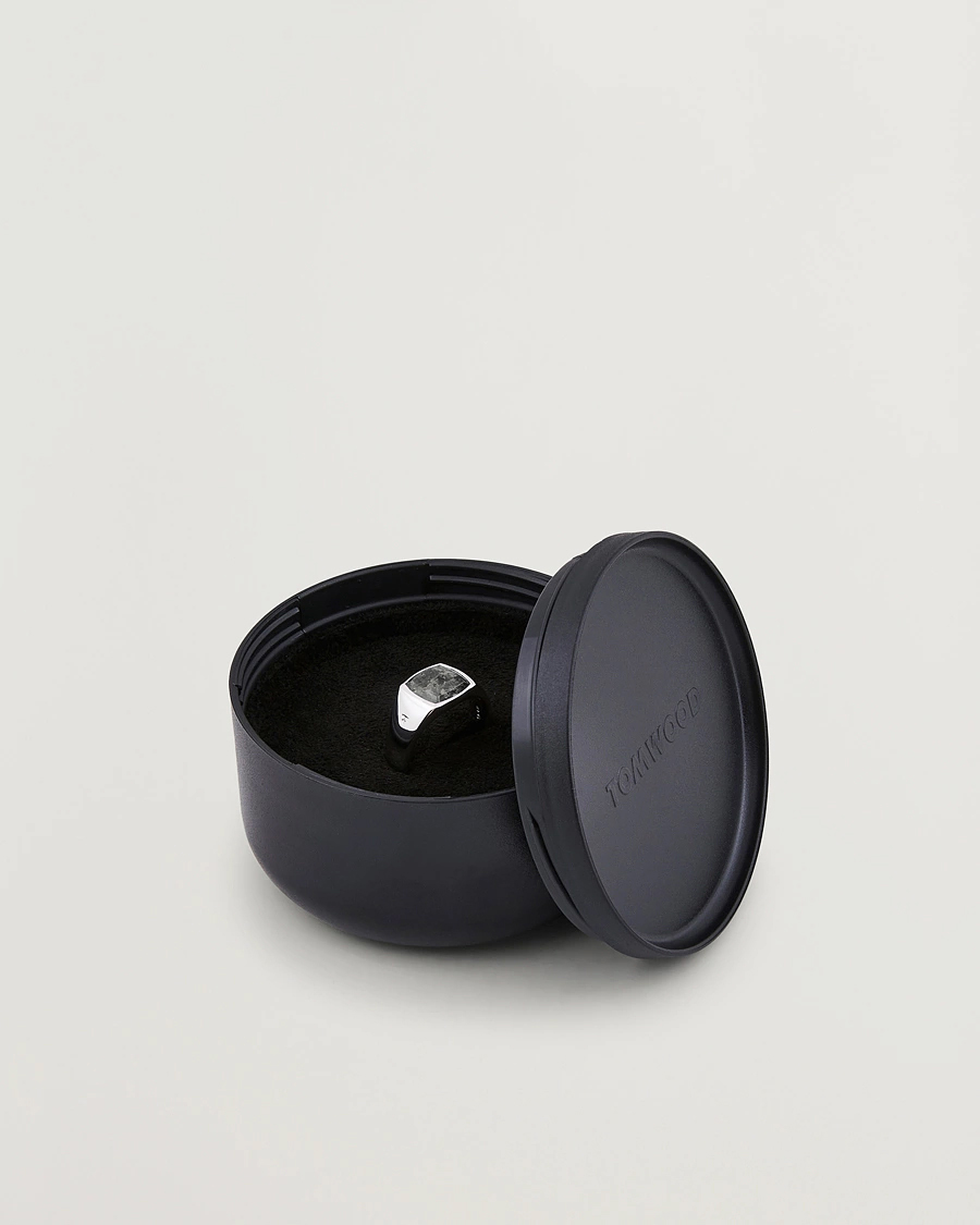 Mies | Korut | Tom Wood | Kay Ring Black Larvikite