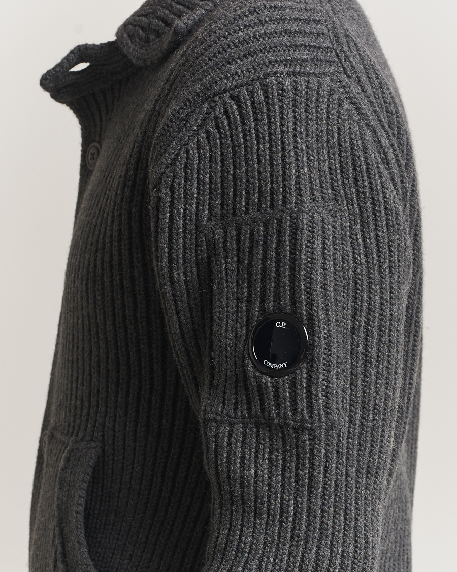 Mies | Puserot | C.P. Company | Heavy Lambswool Cardigan Dark Grey