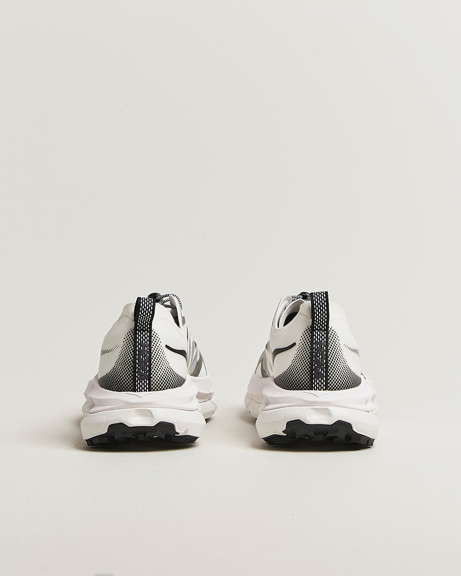 Mies | Maastojuoksukengät | Hoka | One Mafate Speed 4 Lite White/Black