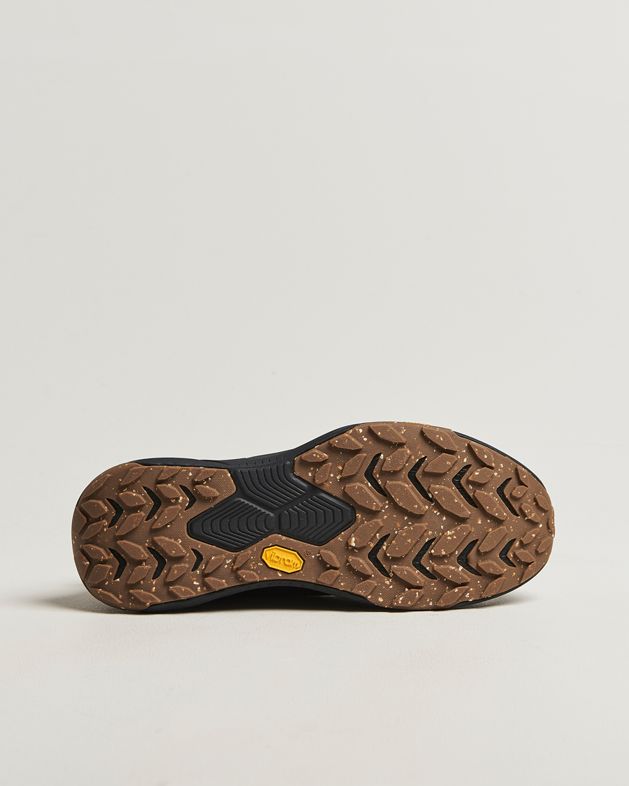 Mies | Maastojuoksukengät | Hoka | One Project Transport Carbon/Black