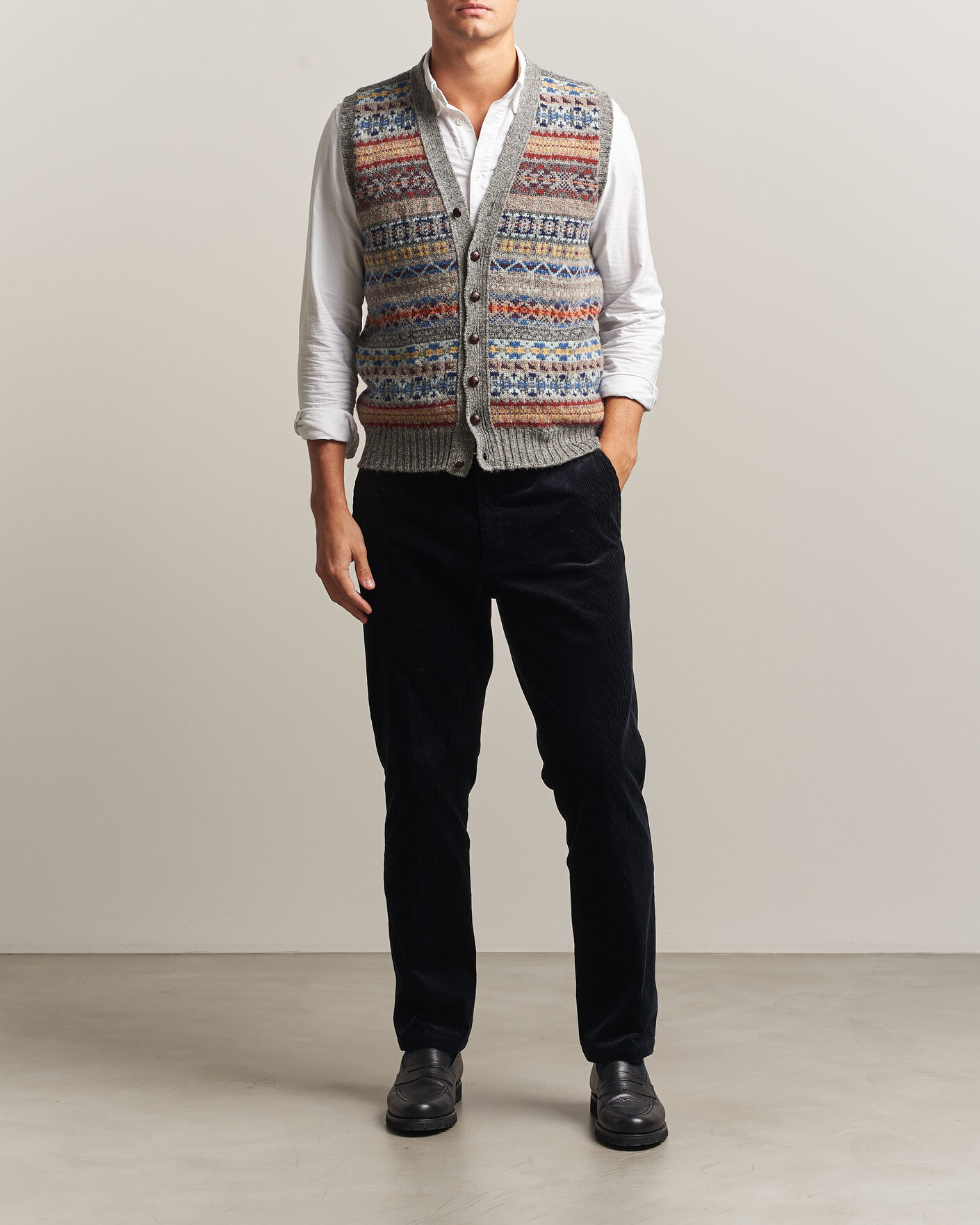 Mies | Puserot | Jamieson's of Shetland | Jamiesons Of Shetland All Over Fair Isle Waistcoat Grey