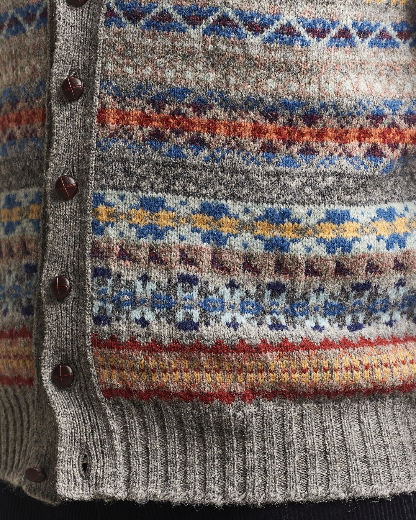 Mies | Puserot | Jamieson's of Shetland | Jamiesons Of Shetland All Over Fair Isle Waistcoat Grey