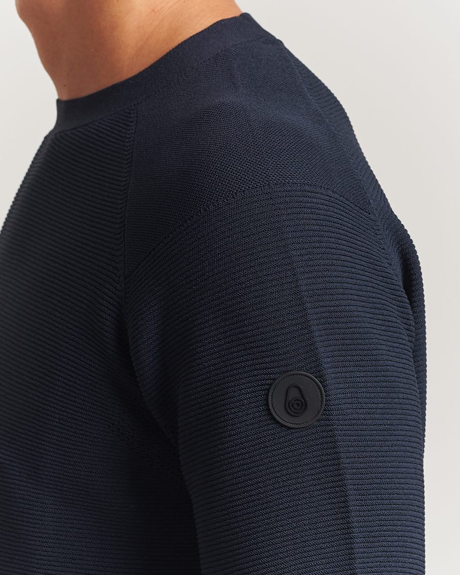 Mies | Puserot | Sail Racing | Element Seamless Crew Neck Dark Navy