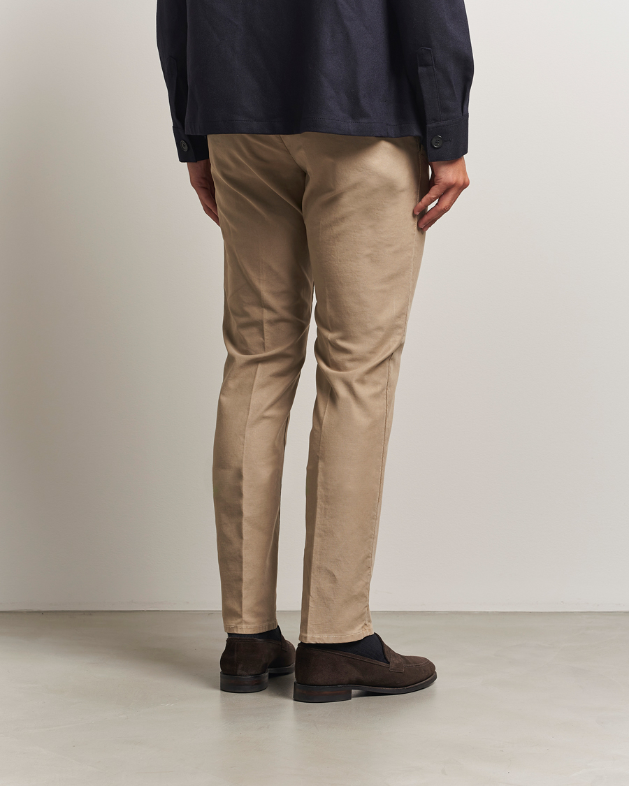Mies | Housut | Incotex | Slim Fit Garment Dyed Slacks Beige