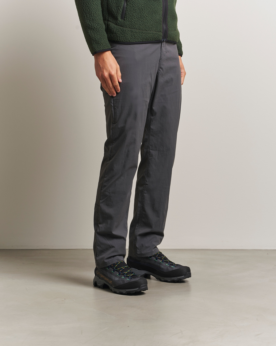 Mies | Nilkkurit | La Sportiva | Aequilibrium GTX Hiking Boots Carbon/Jungle