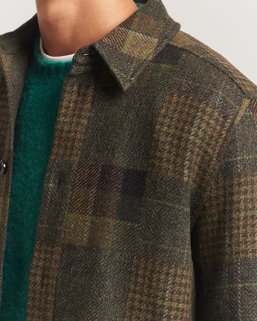 Mies | Kauluspaidat | LES DEUX | Kody Patchwork Wool Overshirt Green