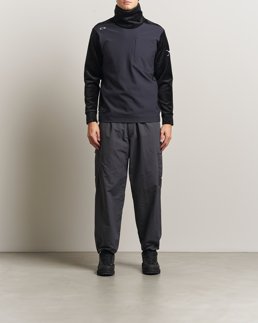 Mies | Puserot | Oakley | FGL Skull Comfortable Turtle Neck Blackout