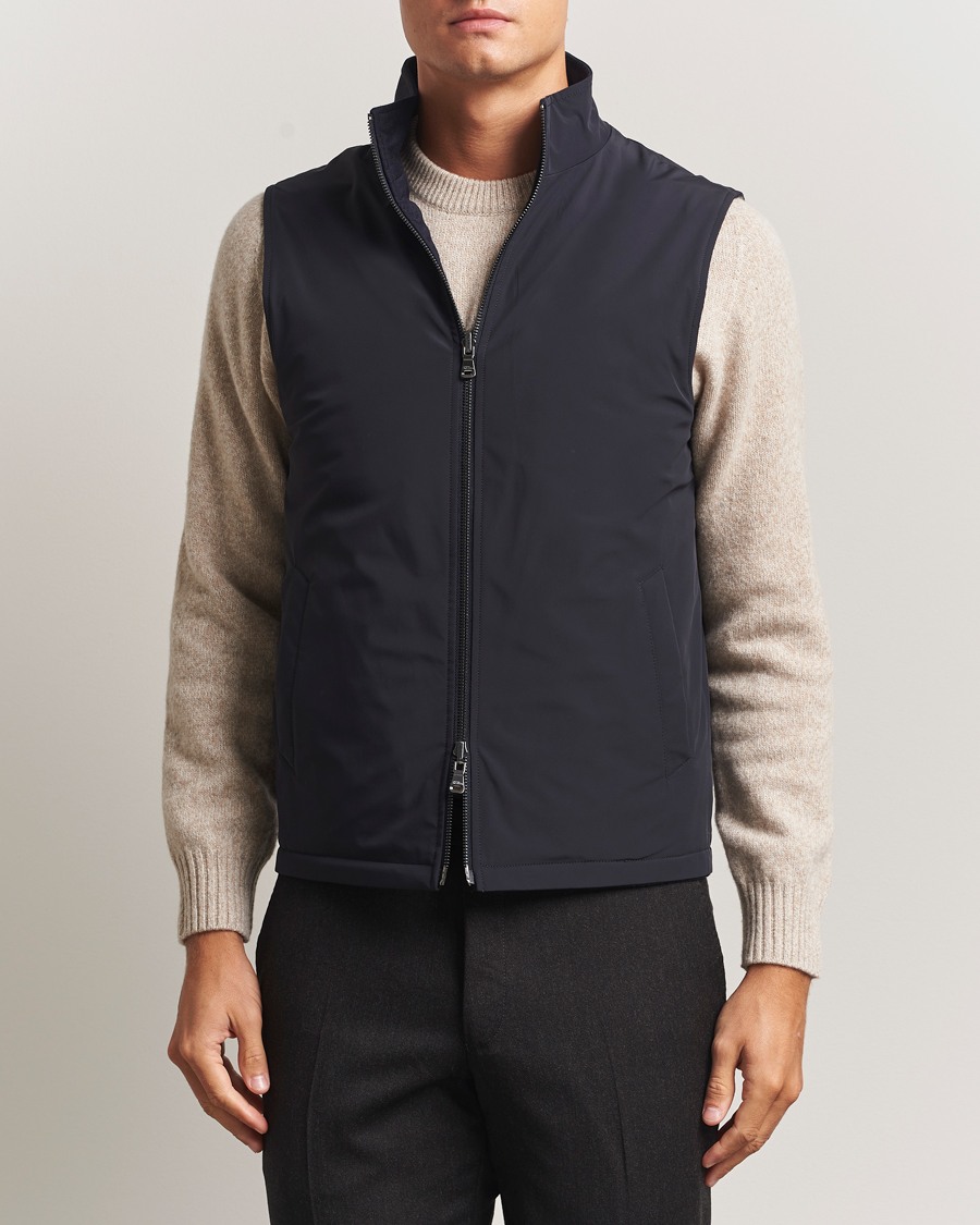 Mies | Takit | Oscar Jacobson | Nylon/Wool Reversible Vest Navy