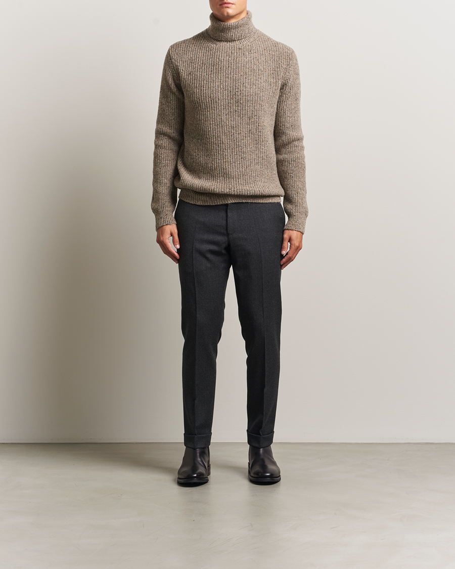 Mies | Puserot | Oscar Jacobson | Mika Heavy Merino Rollneck Beige