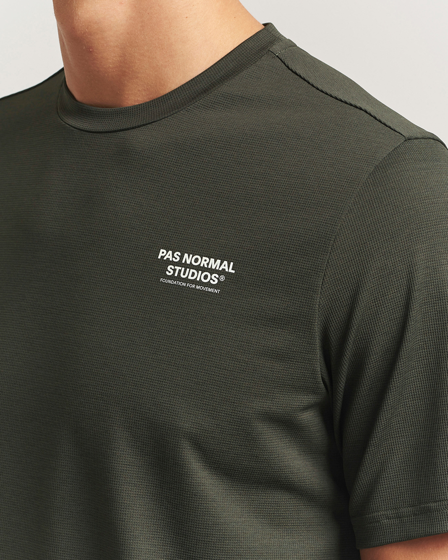 Mies | T-paidat | Pas Normal Studios | Balance T-Shirt Dark Olive