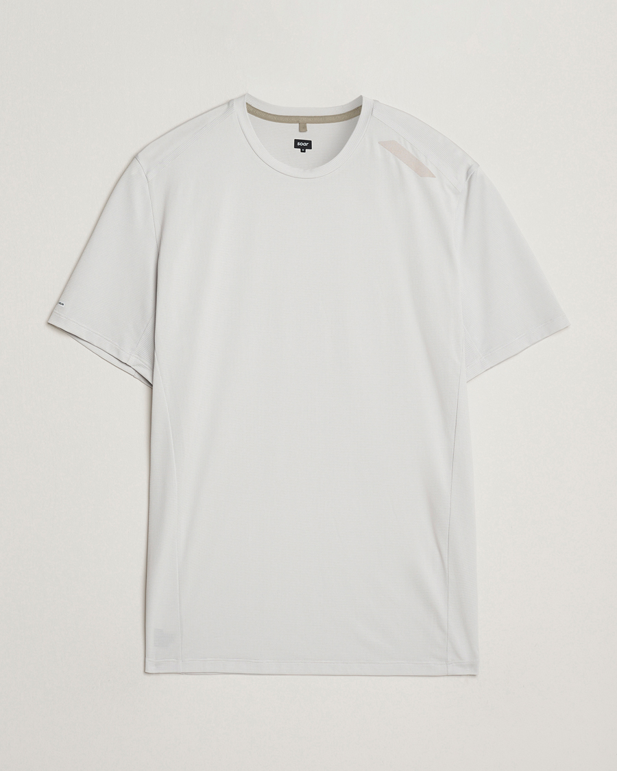 Mies | T-paidat | SOAR Running | Tech Tee Grey