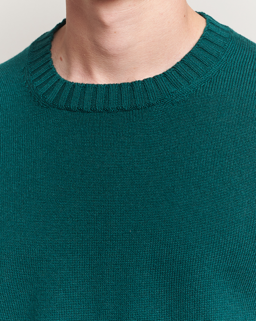Mies | Puserot | Piacenza Cashmere | Brushed Wool Crew Neck Dark Green