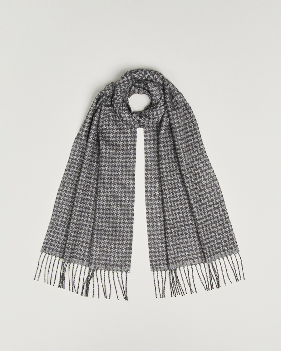 Mies | Piacenza Cashmere Cashmere/Silk Houndstooth Scarf Light Grey | Piacenza Cashmere | Cashmere/Silk Houndstooth Scarf Light Grey