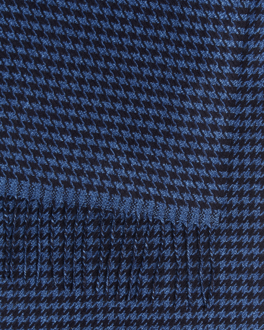 Mies | Piacenza Cashmere Cashmere/Silk Houndstooth Scarf Dark Blue | Piacenza Cashmere | Cashmere/Silk Houndstooth Scarf Dark Blue