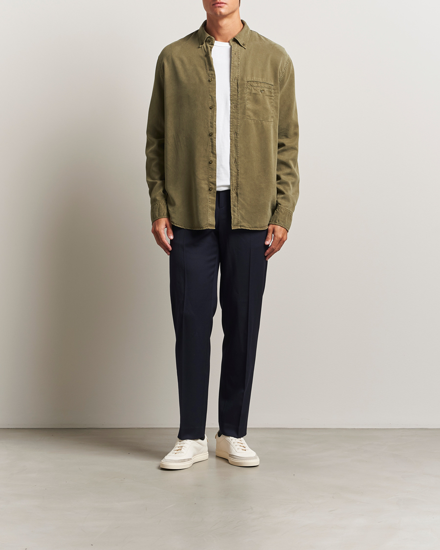 Mies | Kauluspaidat | Filippa K | Zachary Lyocell Shirt Dark Olive