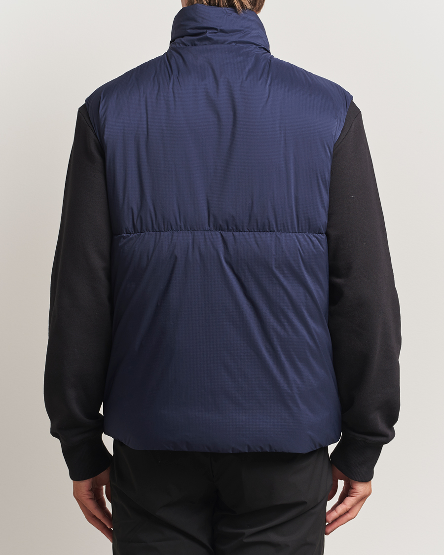 Mies | Takit | Canada Goose | Lodge Vest Atlantic Navy