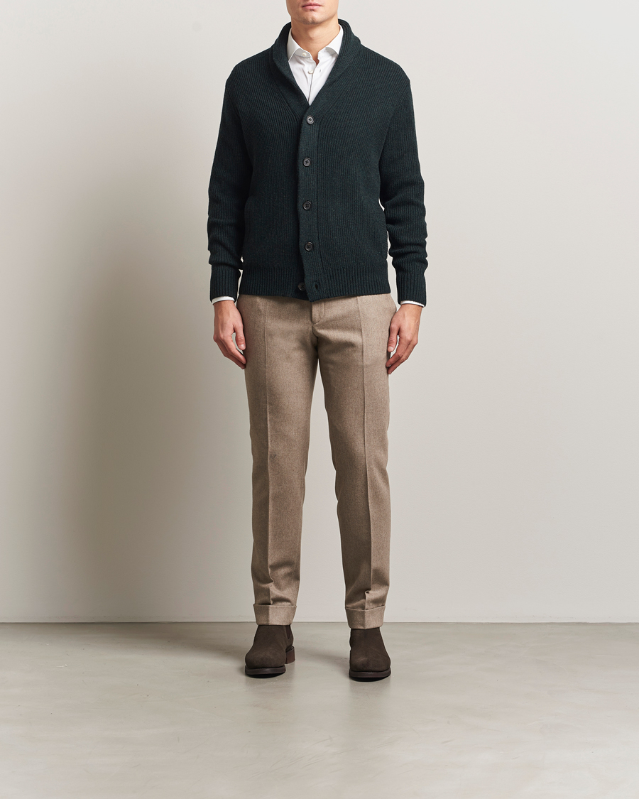 Mies | Puserot | Charles Tyrwhitt | Chunky Merino Shawl Neck Cardigan Forest Green