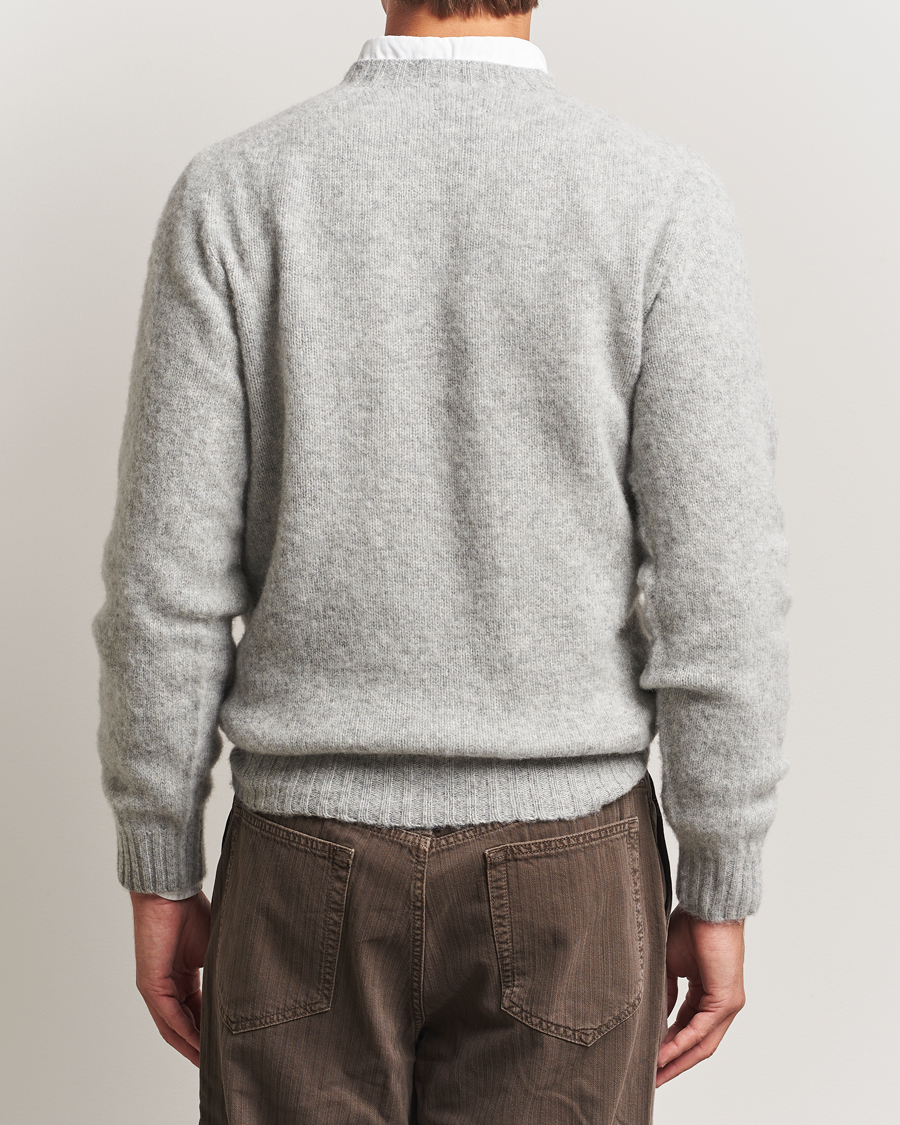 Mies | Puserot | Drake's | Brushed Shetland Crew Grey