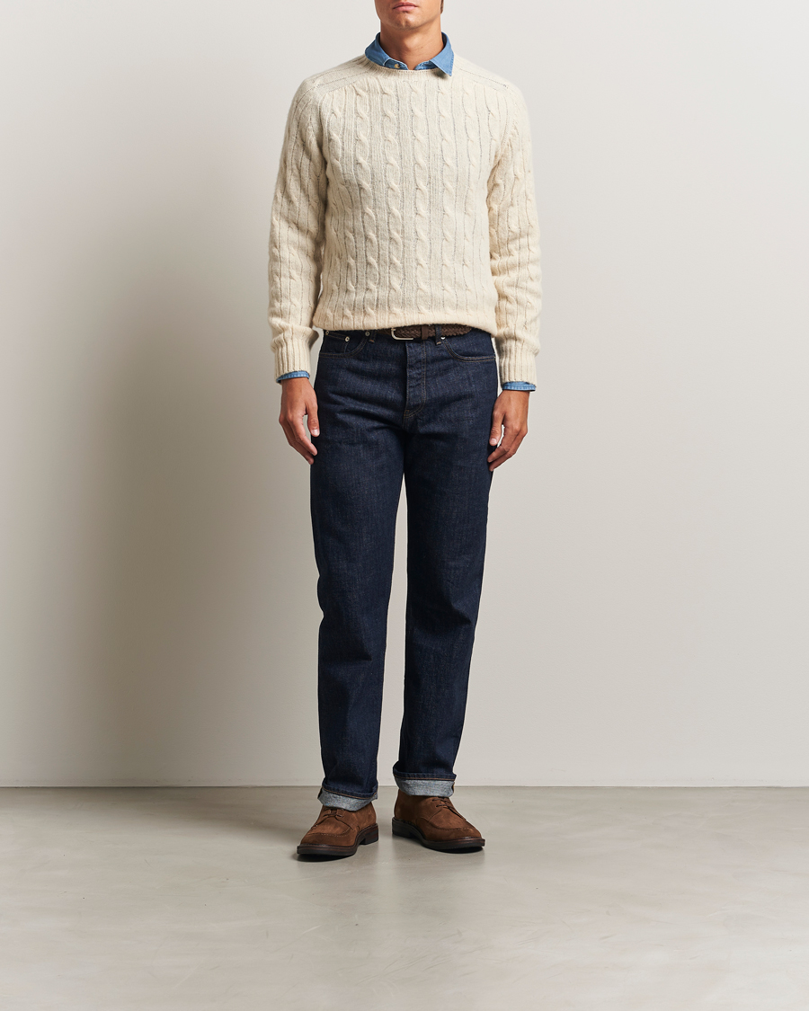 Mies | Puserot | Drake's | Brushed Shetland Cable Crew Ecru