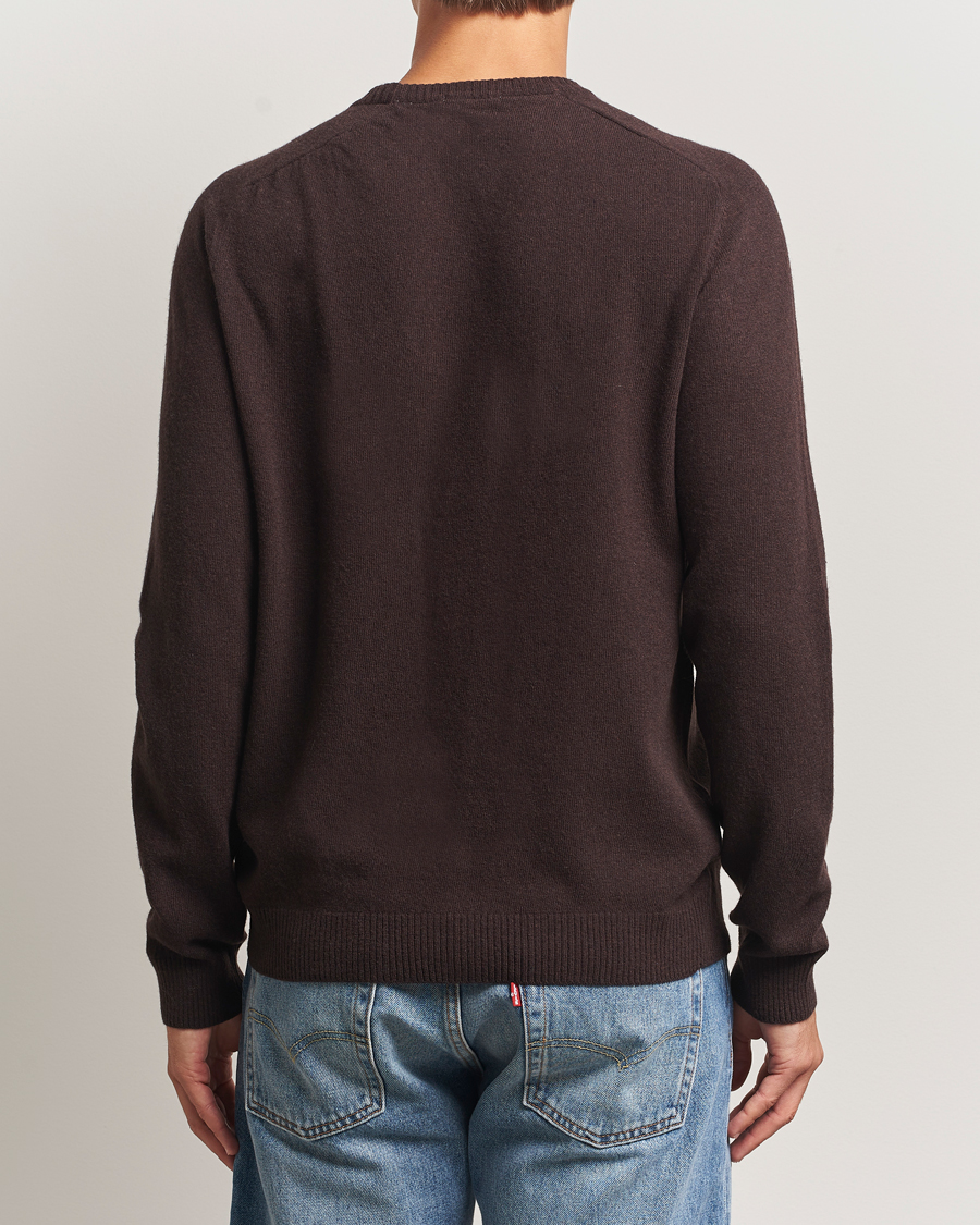 Mies | Puserot | KnowledgeCotton Apparel | Lambswool Roundneck Chocolate