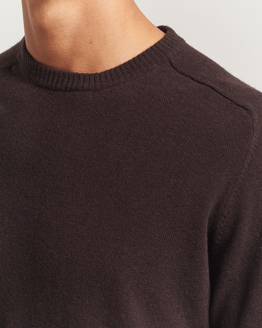 Mies | Puserot | KnowledgeCotton Apparel | Lambswool Roundneck Chocolate