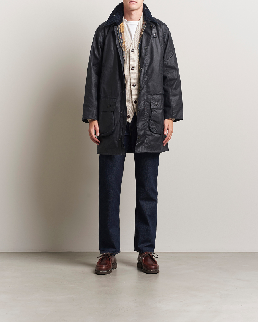Mies | Takit | Barbour Lifestyle | Border Wax Coat Navy