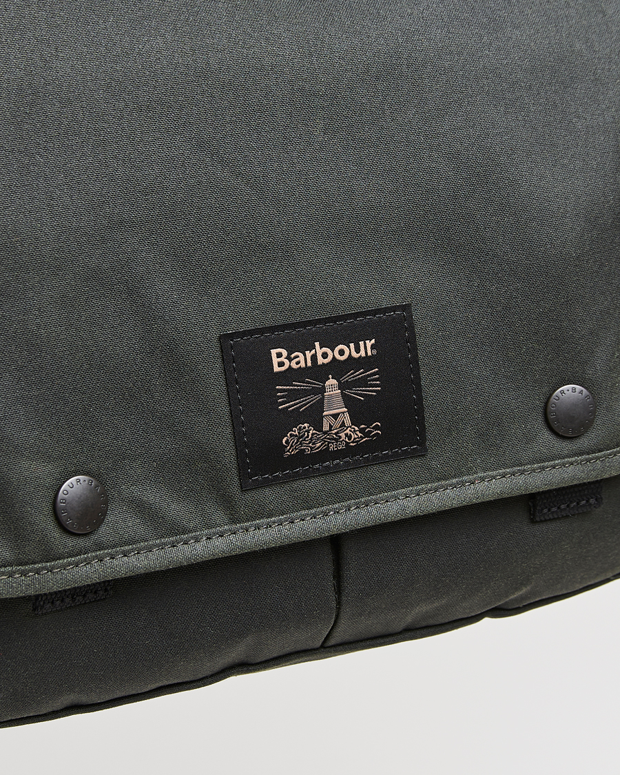 Mies | Laukut | Barbour Lifestyle | Field Wax Riever Crossbody Bag Sage