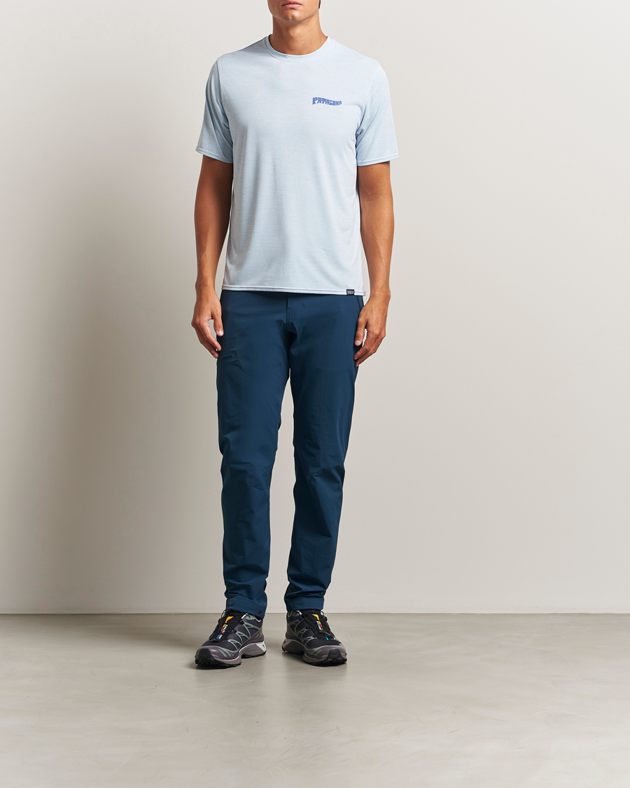 Mies | T-paidat | Patagonia | Cap Cool Daily Graphic T-Shirt Fleck Blue