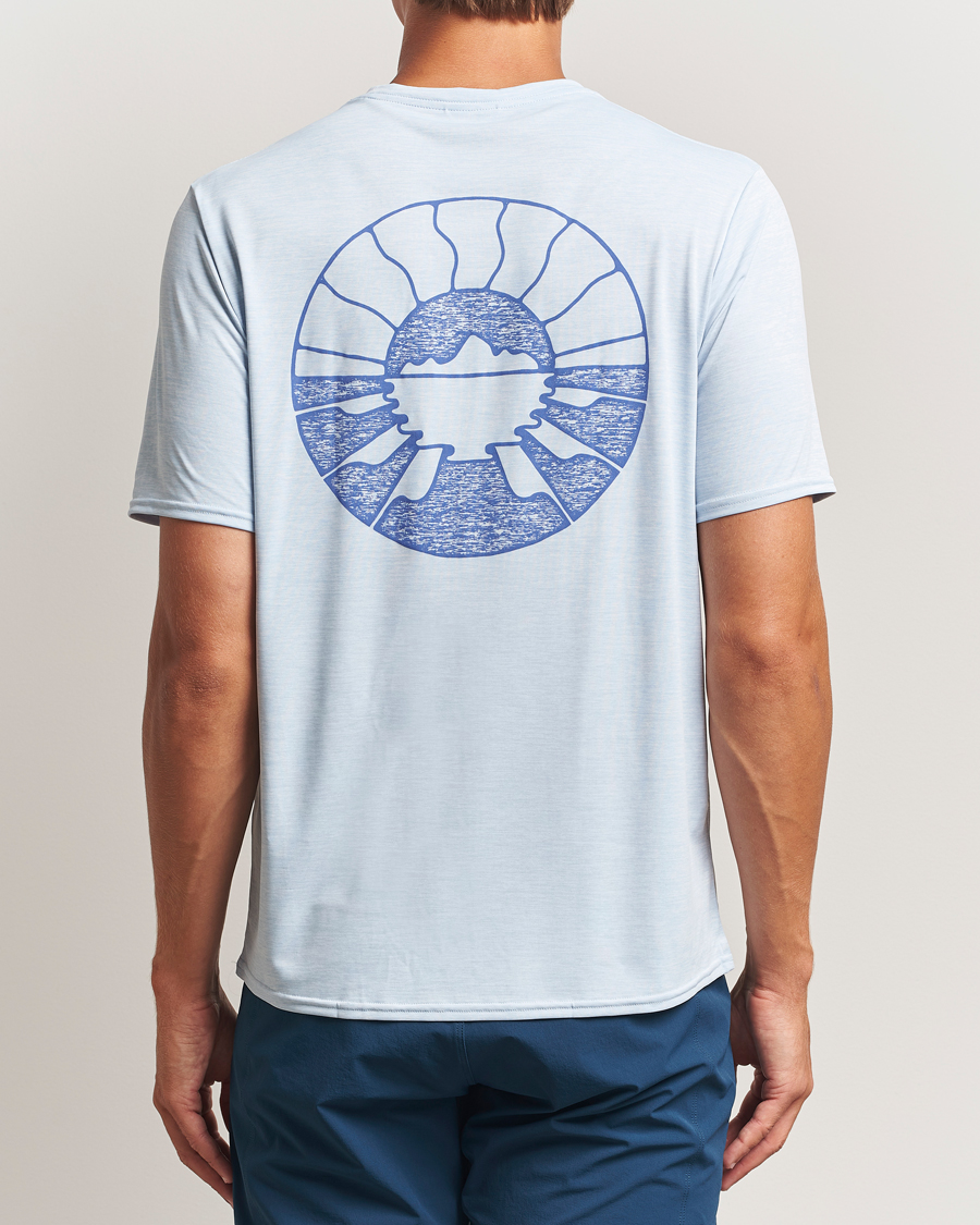 Mies | T-paidat | Patagonia | Cap Cool Daily Graphic T-Shirt Fleck Blue