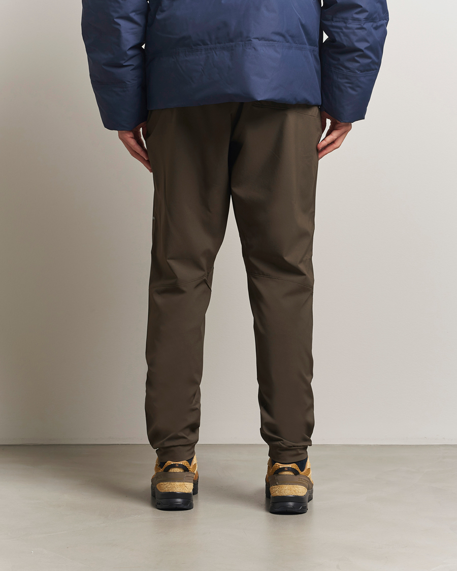 Mies | Housut | Patagonia | Terrebonne Joggers Otter Brown