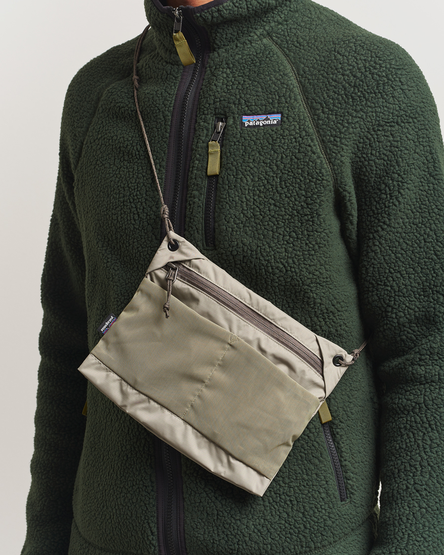 Mies | Laukut | Patagonia | Terravia Sacoche River Rock Green