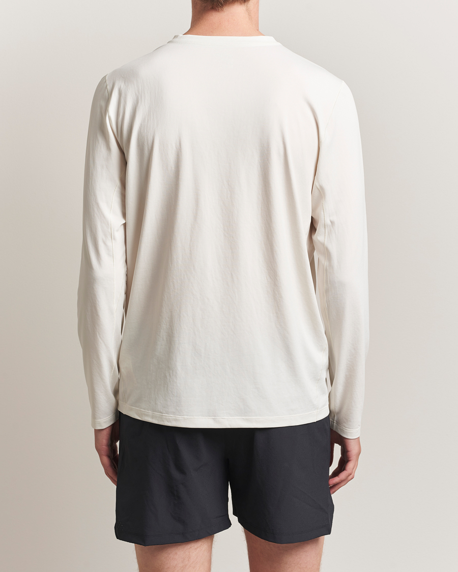 Mies | T-paidat | Arc'teryx | Cormac Long Sleeve T-Shirt Arctic Silk Heather