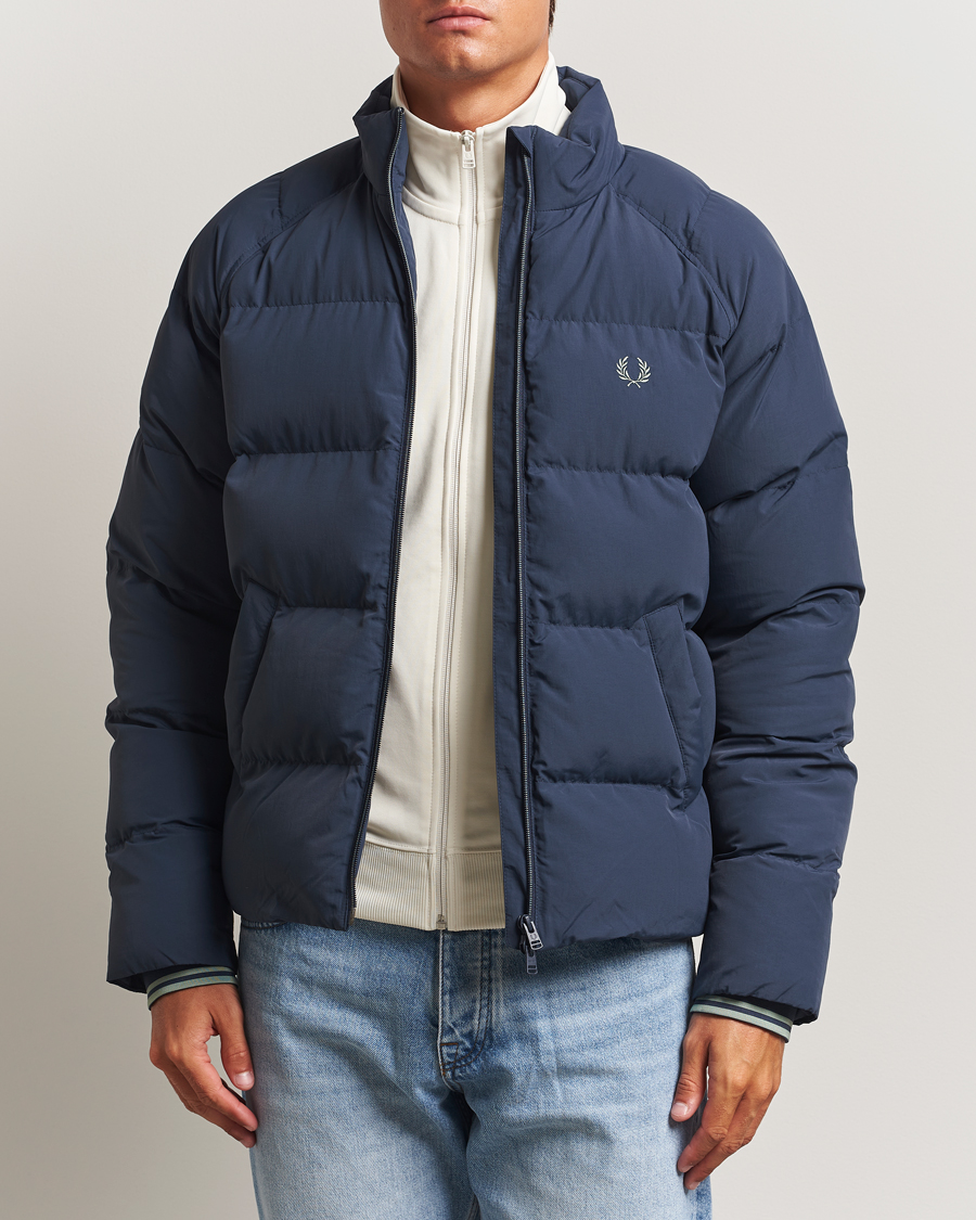 Mies | Takit | Fred Perry | Raglan Padded Down Jacket Dark Airforce