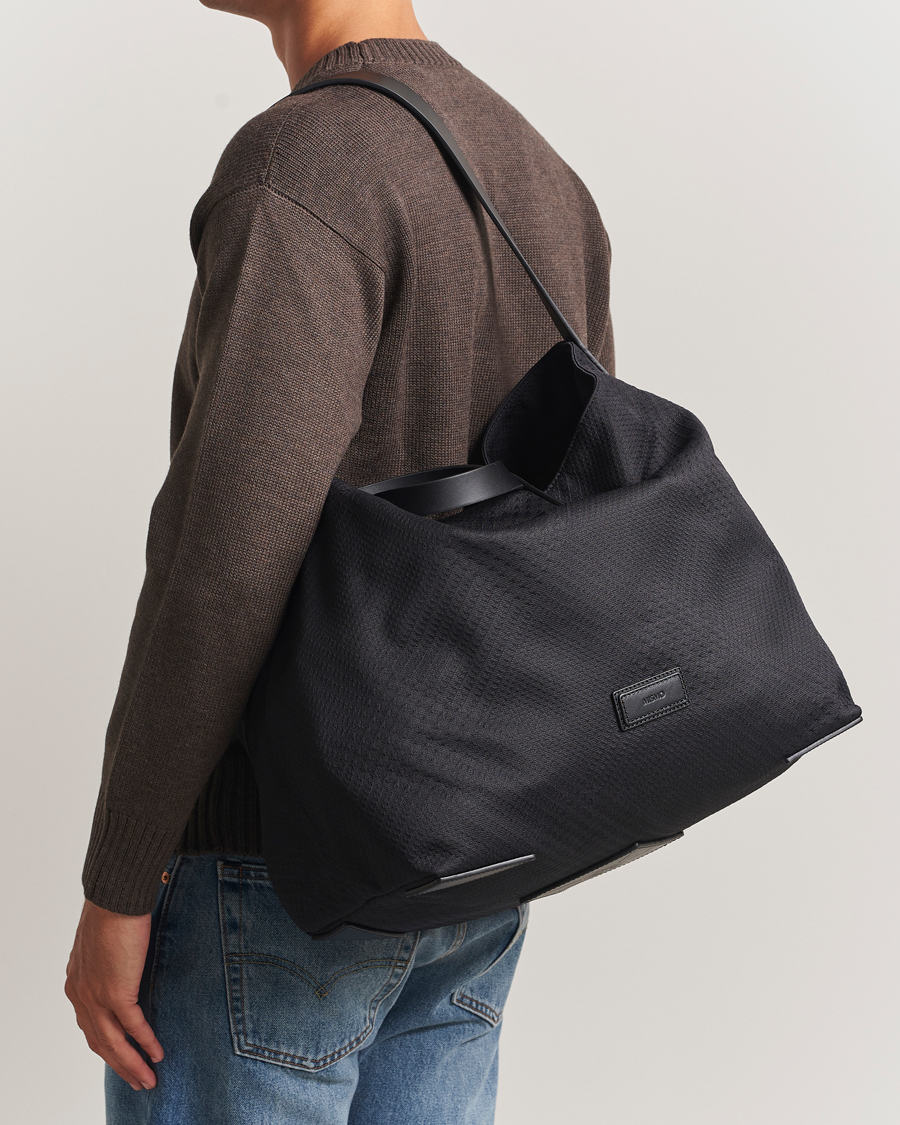 Mies | Laukut | Mismo | M/S Companion Tote Bag Haptic Black/Black
