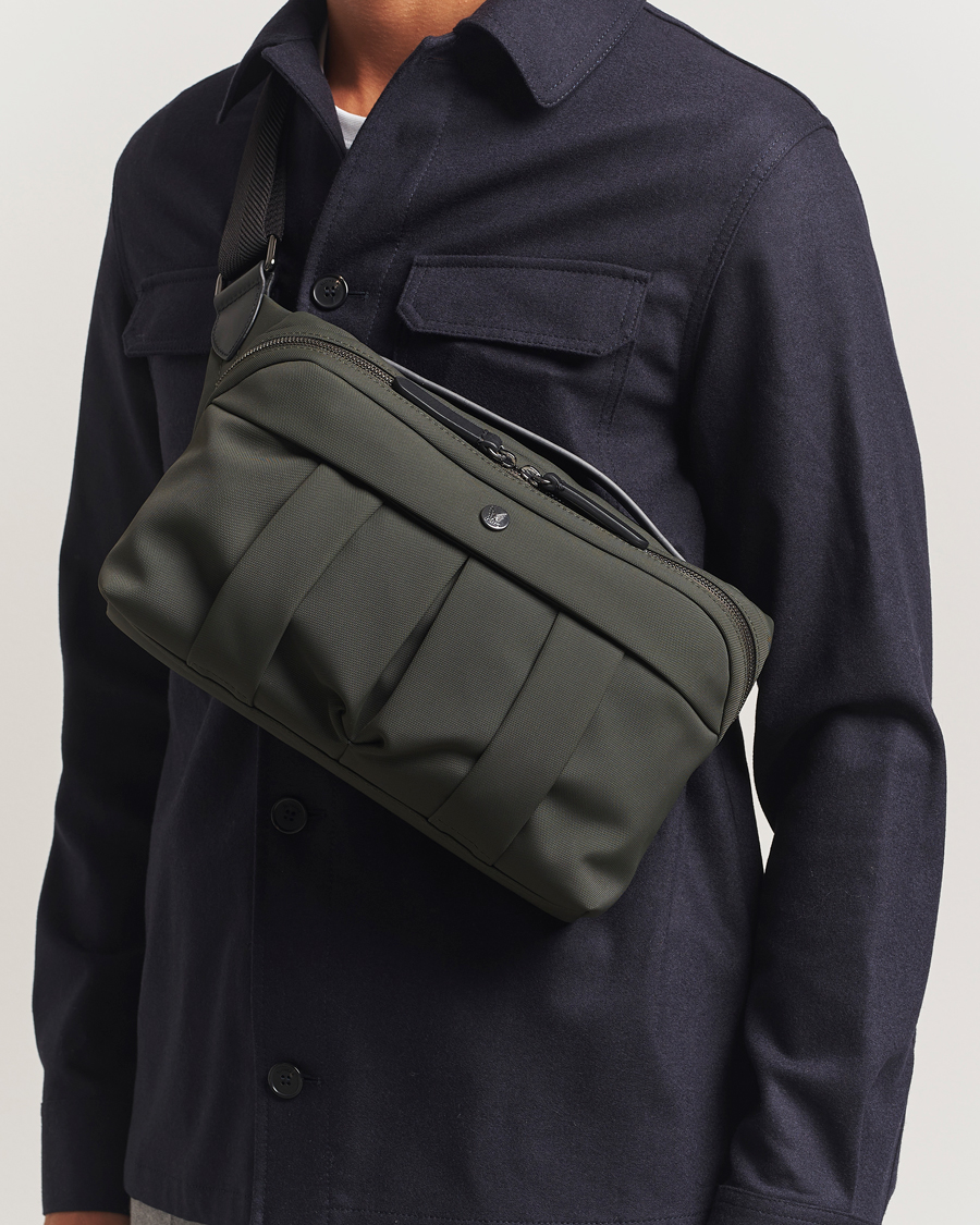 Mies | Laukut | Mismo | M/S Passage Sling Bag Shelter Green/Black