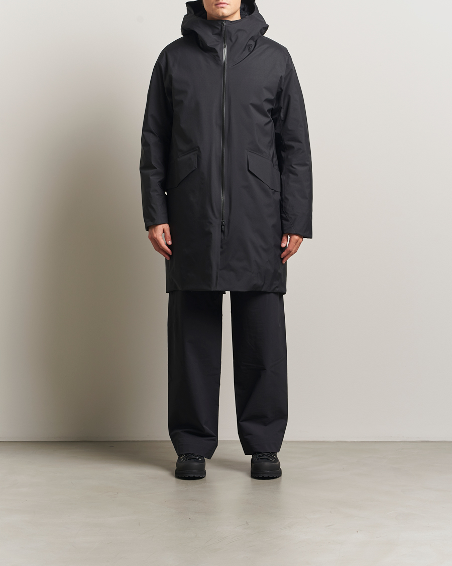 Arc'teryx Veilance Monitor GORE-TEX Down Coat Black osoitteesta
