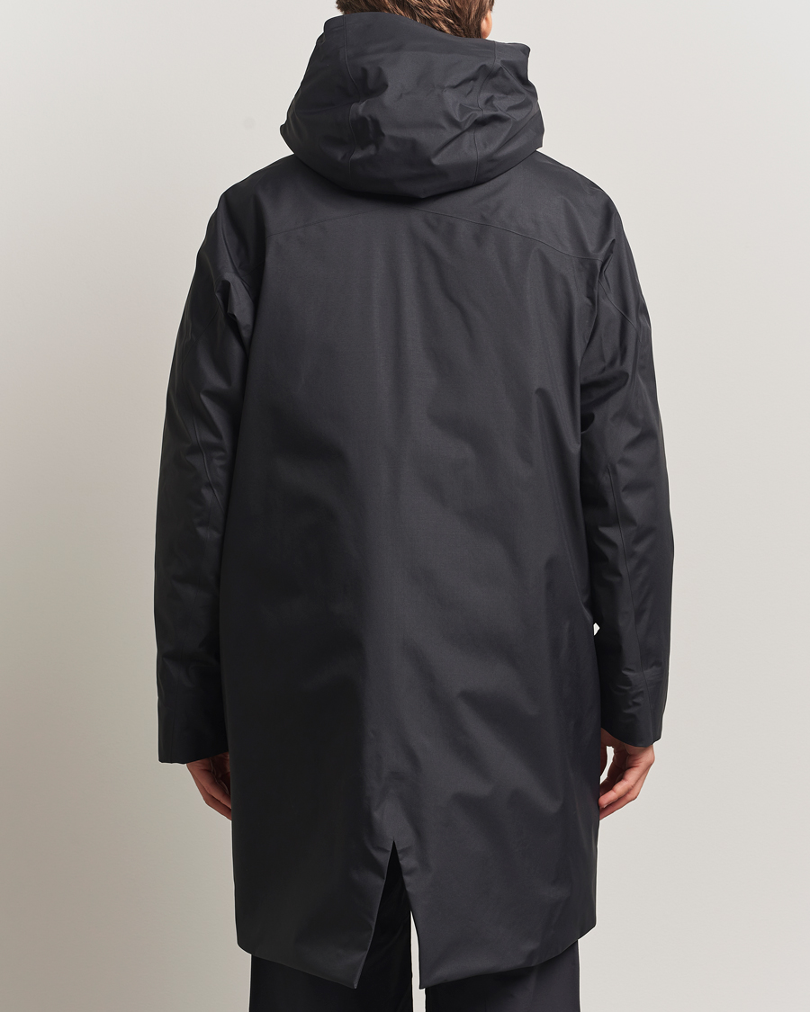 Mies | Takit | Arc'teryx Veilance | Monitor GORE-TEX Down Coat Black