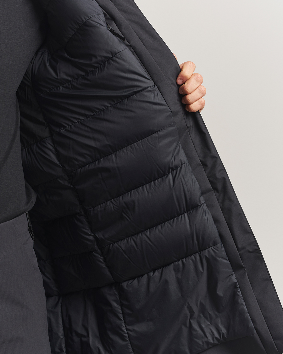 Mies | Takit | Arc'teryx Veilance | Monitor GORE-TEX Down Coat Black